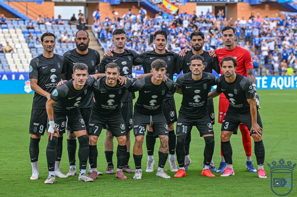 Once inicial del Xerez CD posando antes de un partido